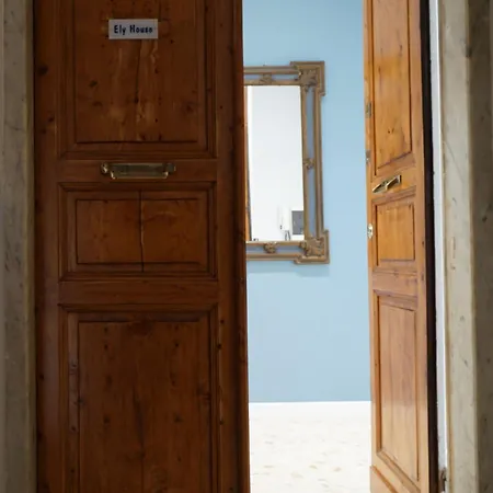 Ely House Апартаменты *