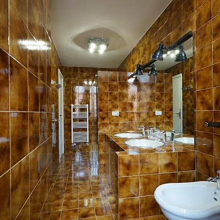 Апартаменты Ely House Специя