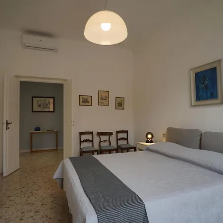 Ely House Apartamento