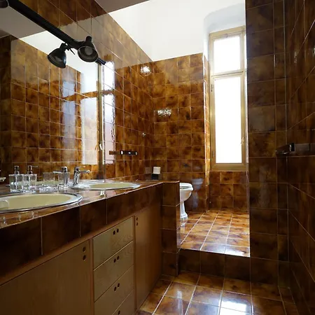 Ely House Apartamento