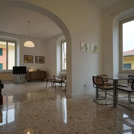 Ely House Apartamento