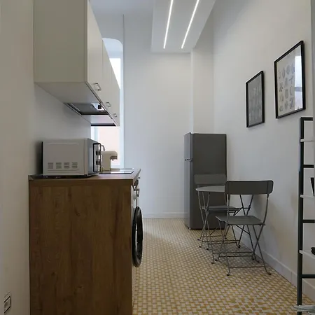 شقة Ely House