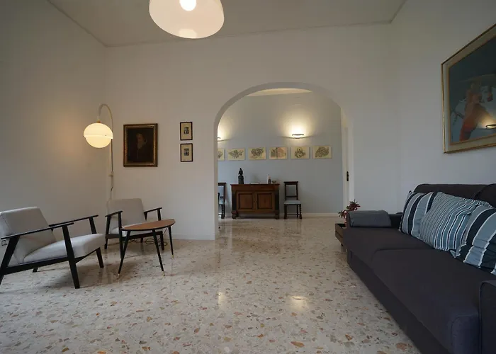 Ely House Apartmán *