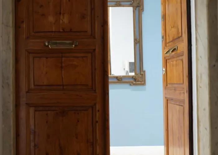 Ely House Apartmán *